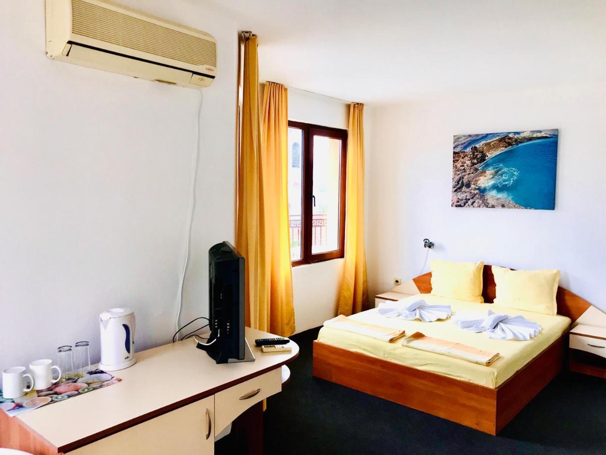 Family Hotel Friends بريمورسكو المظهر الخارجي الصورة