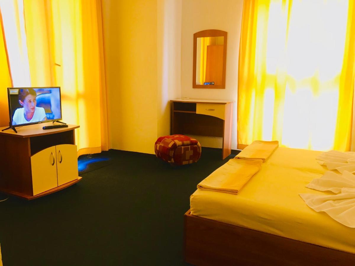 Family Hotel Friends بريمورسكو المظهر الخارجي الصورة