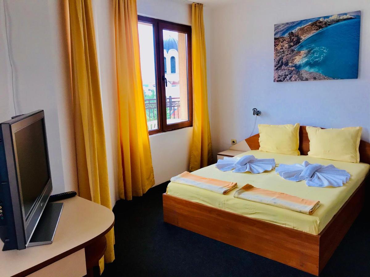 Family Hotel Friends بريمورسكو المظهر الخارجي الصورة