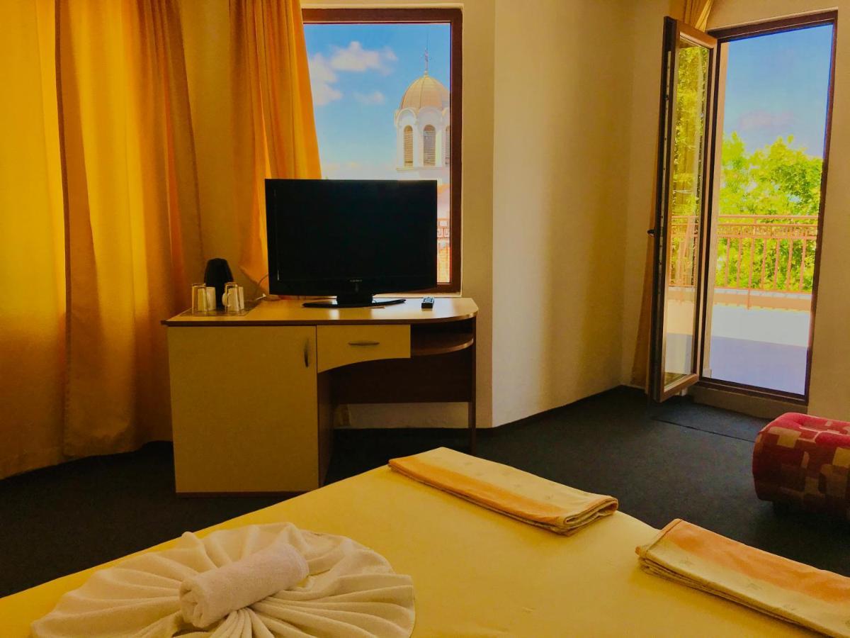 Family Hotel Friends بريمورسكو المظهر الخارجي الصورة