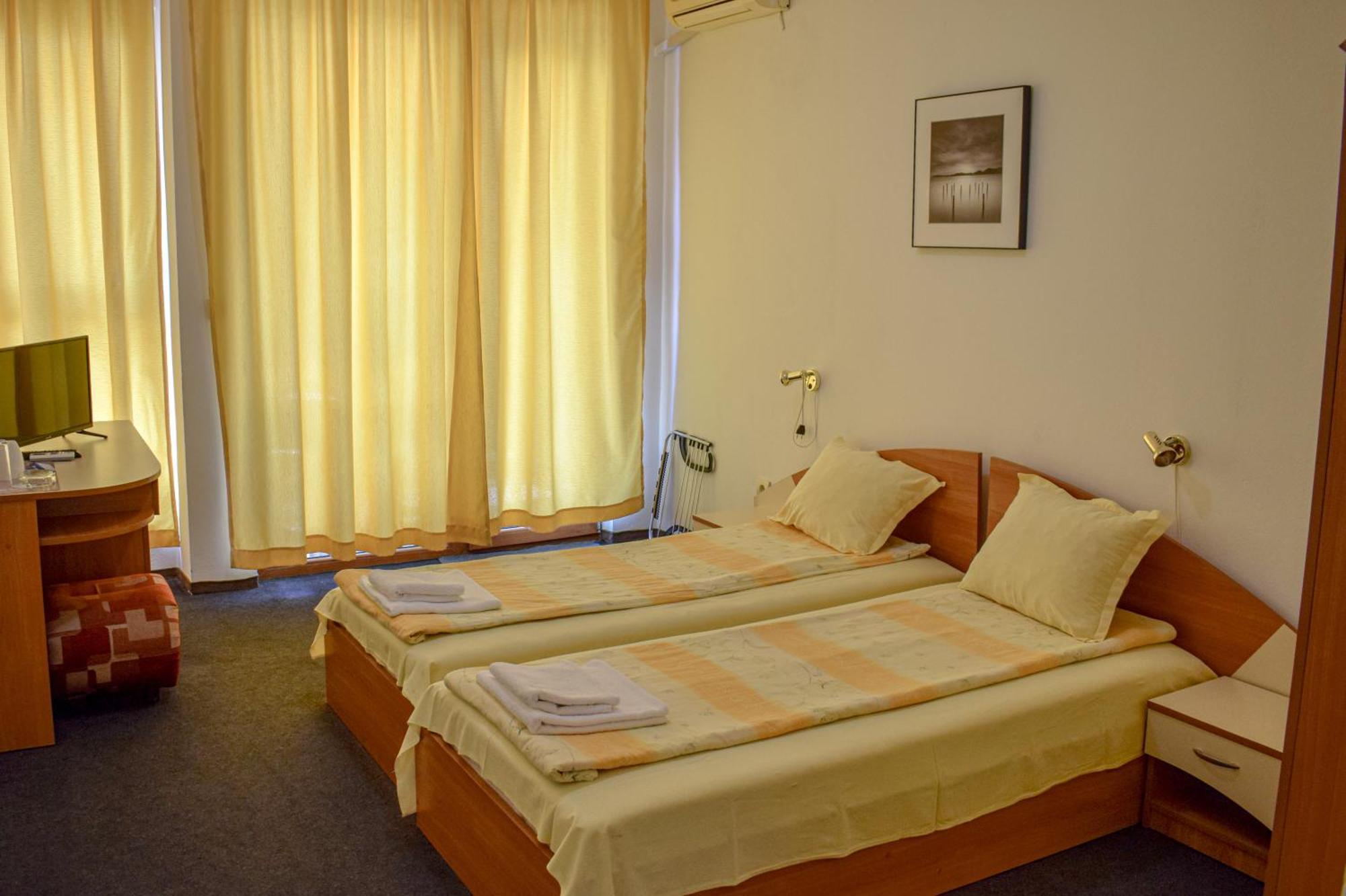 Family Hotel Friends بريمورسكو المظهر الخارجي الصورة