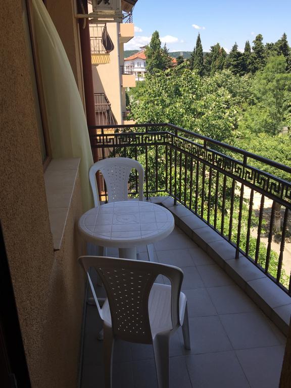 Family Hotel Friends بريمورسكو المظهر الخارجي الصورة