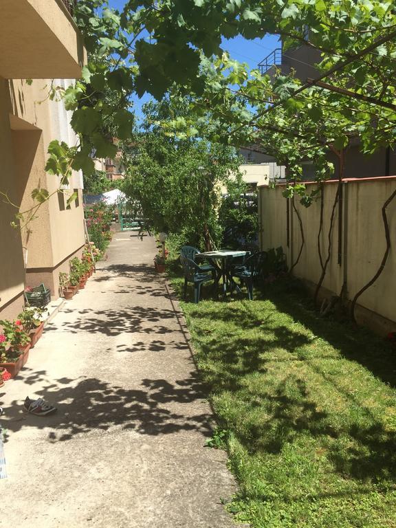 Family Hotel Friends بريمورسكو المظهر الخارجي الصورة