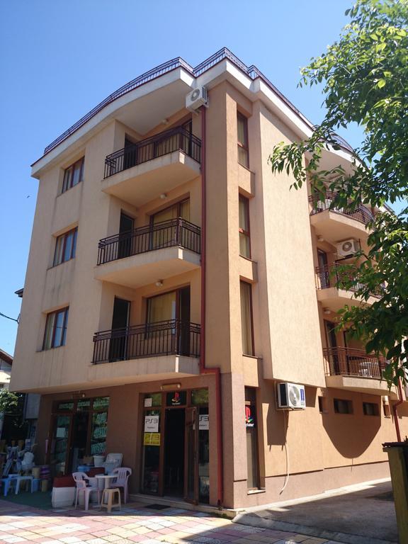 Family Hotel Friends بريمورسكو المظهر الخارجي الصورة