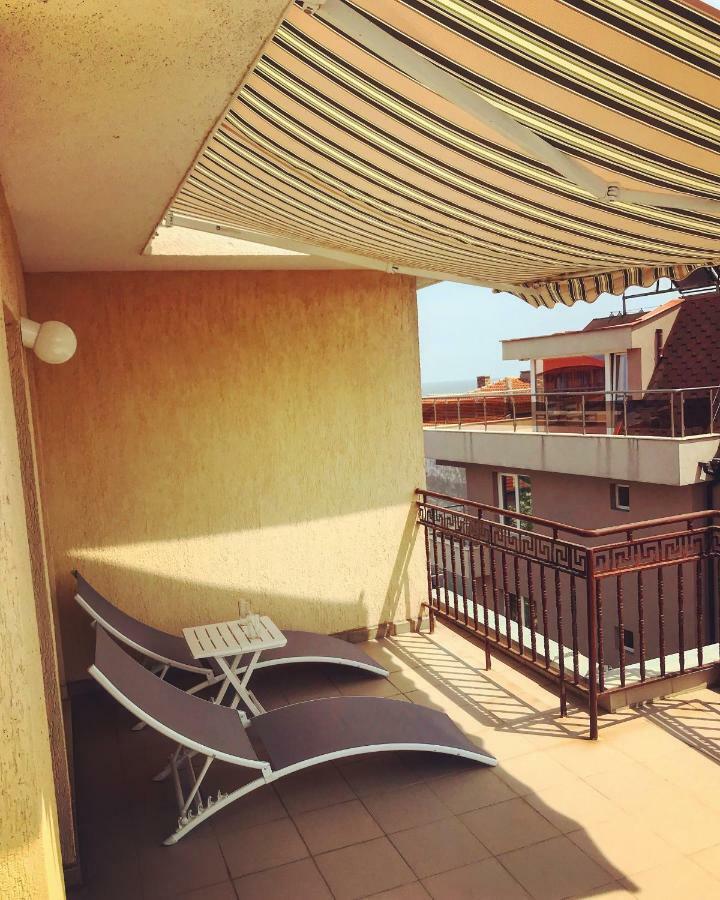 Family Hotel Friends بريمورسكو المظهر الخارجي الصورة