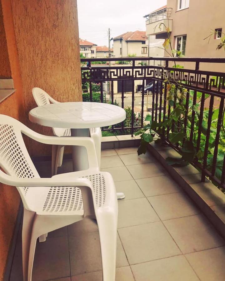 Family Hotel Friends بريمورسكو المظهر الخارجي الصورة
