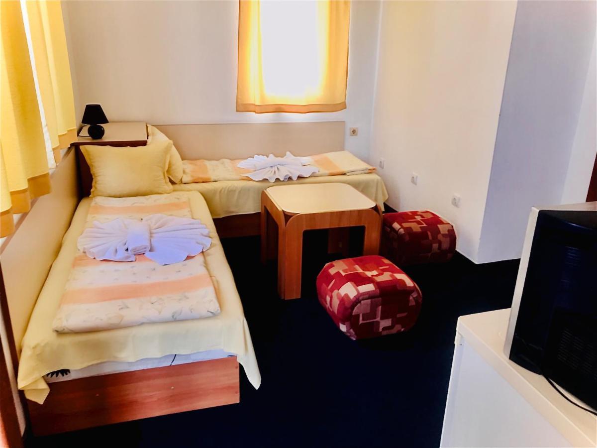 Family Hotel Friends بريمورسكو المظهر الخارجي الصورة